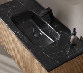 Suspended furniture in natural oak with 3D effect + porcelain sink with marble effect